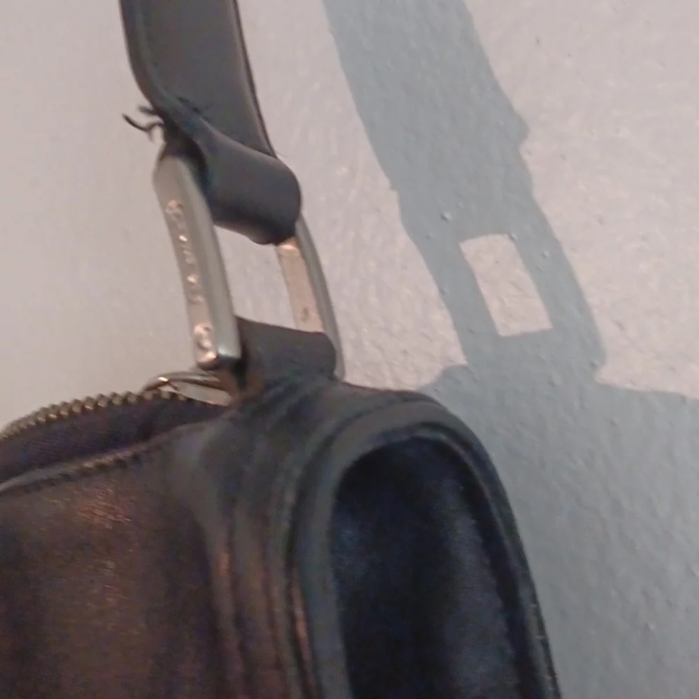 Vintage Black Coach Shoulder bag - Picture 5 of 16